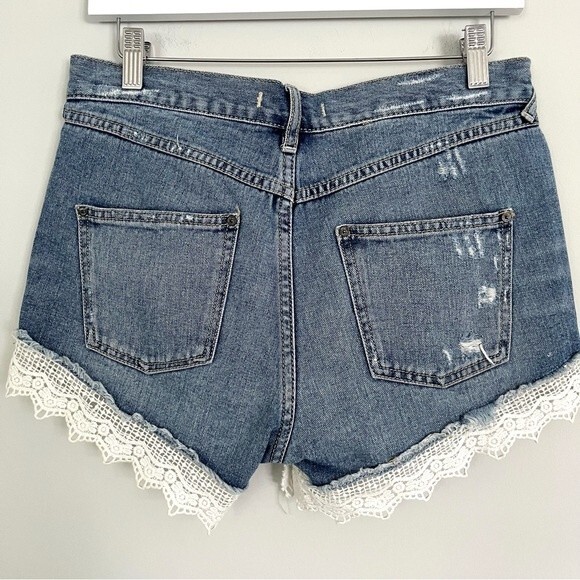 Free People Denim Jean Shorts with Lace Trim, Size 26 NWOT - Picture 11 of 11